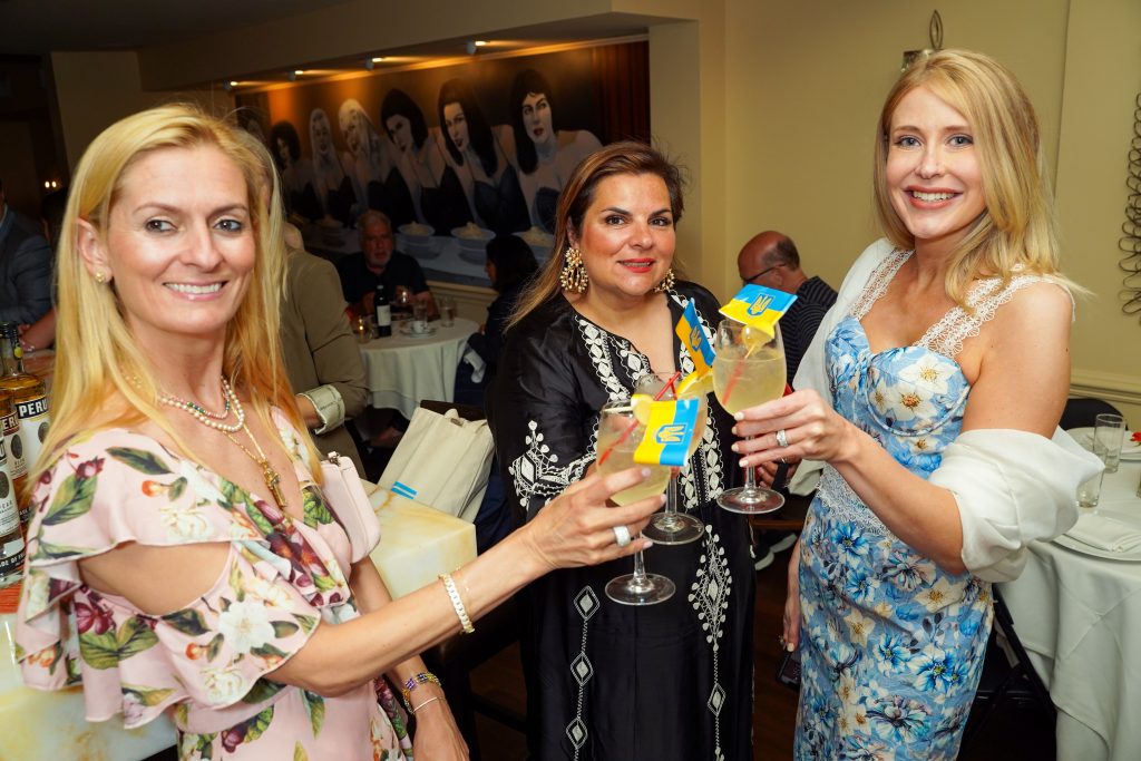 Melissa Tomlin, Nicole Steinthal and Alexandra DeBourcy