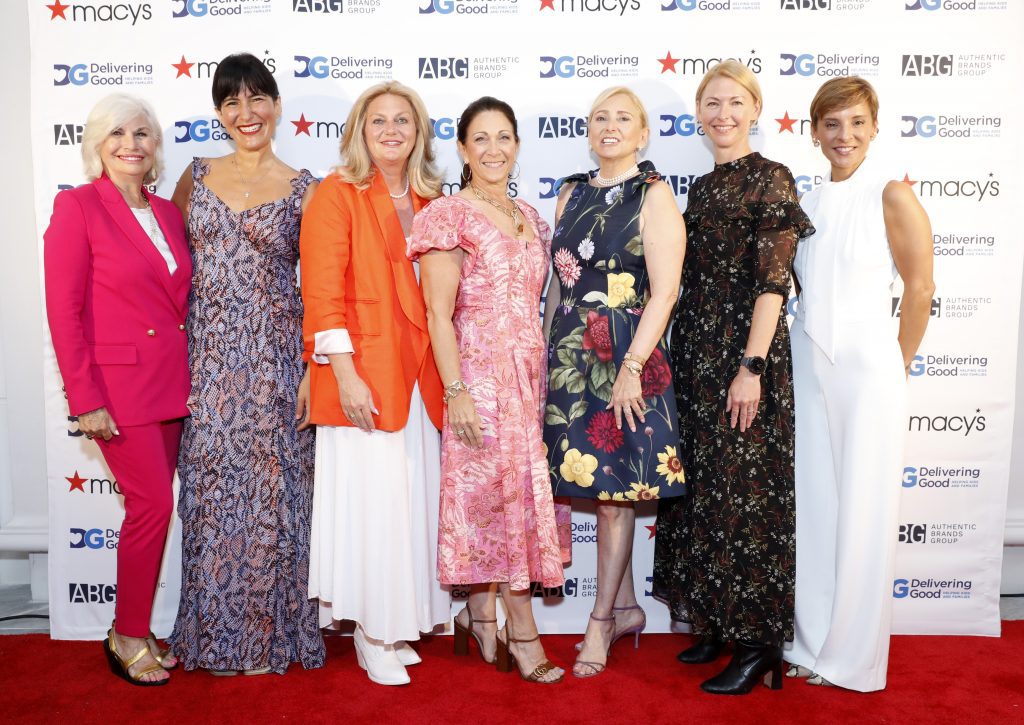(L-R) Karen Bromley, Jordana Guimaraes, Jen Sidary, Donna Noce Colaco, Carole Postal, Amber Mundinger, Natasha Fishman attend Delivering Good 2022 Women of Inspiration Luncheon
