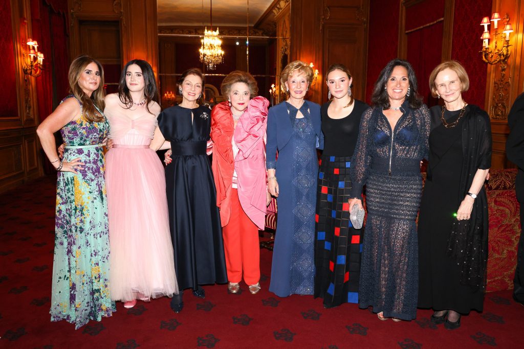 Bridgitte Young, Blaike Young, Betty Eveillard, Marina Kellen French, Janine Hill, Stephanie Garrett, Annabelle Garrett, Jane Moss