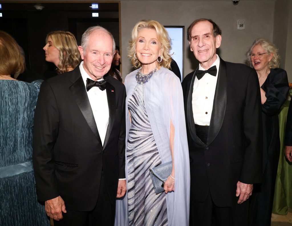 rustee and Gala Vice-Chair Stephen A. Schwarzman, Gala Vice-Chair Christine Schwarzman, andhonoree Ian Wardropper; photo: Matteo Prandoni/BFA.com 